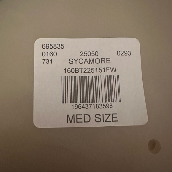 FEAR OF GOD ESSENTIALS WOMEN'S COTTON DOCK SHORT - SYCAMORE NWT Med rare find - Picture 2 of 9